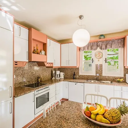 Anna Maria - 3 Bedroom, Private Pool فيلة